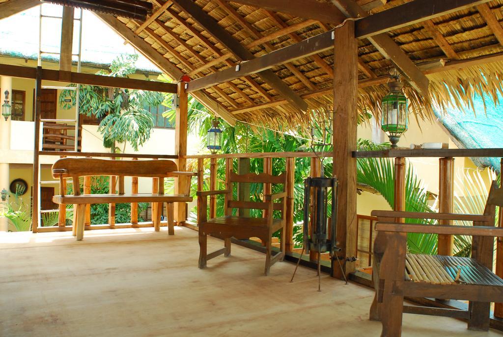 Casa Aviara Resort & Hotel Puerto Galera Exterior foto